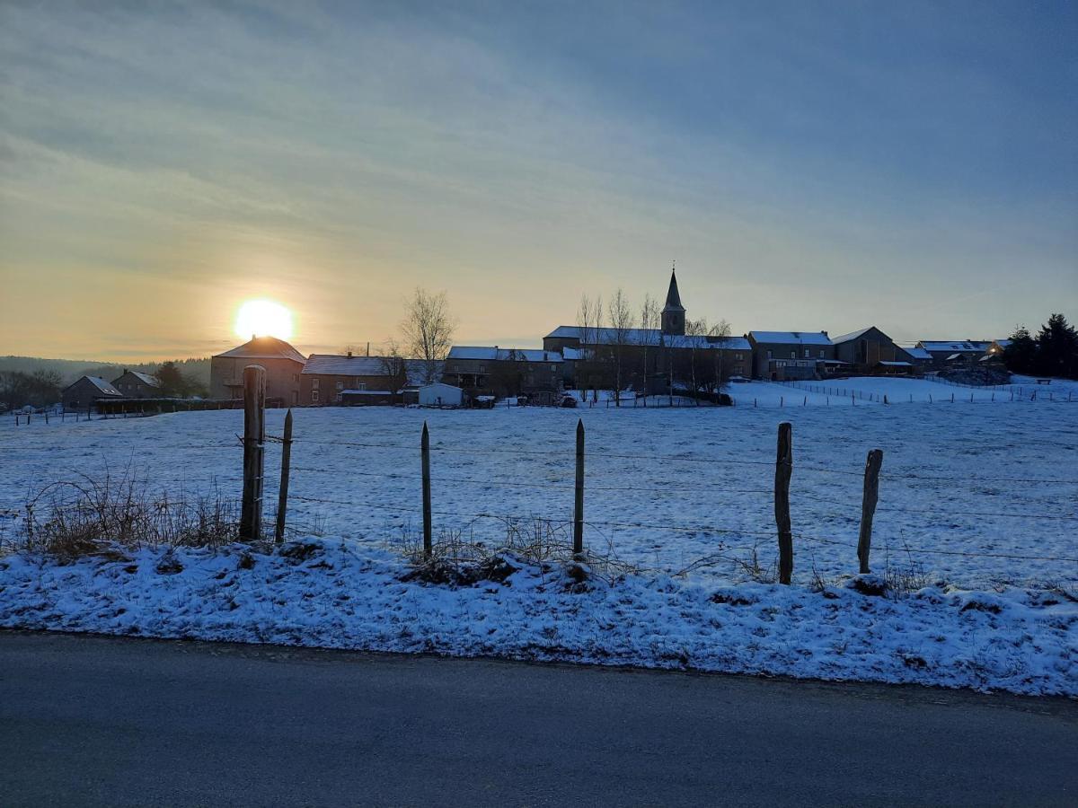 La Pinede - Charmante Maison De Village Hotton Dış mekan fotoğraf